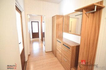 3-izbový byt v obľúbenej lokalite, 75 m2 + loggia - 10