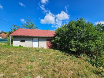 Slnečný dom s veľkým pozemkom a krásnym výhľadom pod horami - 10