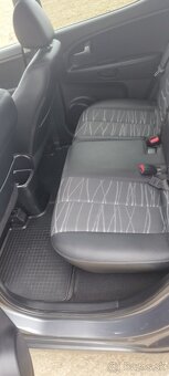 Kia Venga - 10