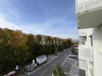 Na prenájom zariadený 2i byt s balkónom a parkovacím... - 10