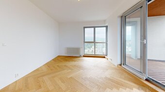 Na predaj, trojizbový byt 137 m2, 19. poschodie, Amfiteáter, - 10