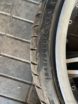 245/30 R20 5x112 - 10