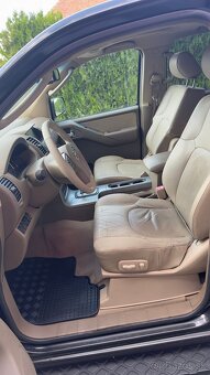 Nissan Pathfinder 2.5 dCI Automat 7-miestny - 10