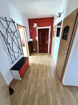 Zariadený 3 izbový byt, 76 m2, 5/5 balkón Sládkovičovo 700 € - 10