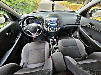 Hyundai i30 Combi family 1.6 benzín 93kW - 10