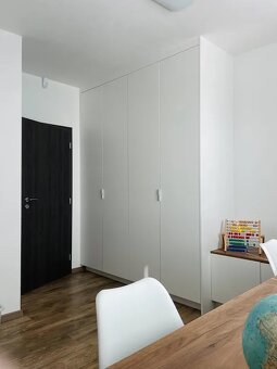 Útulný 3-izbový rodinný dom s krásnou záhradou - Rovinka - 10