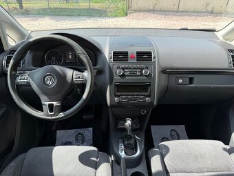 Volkswagen Touran - 10