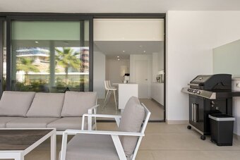 Nádherný prízemný apartmán s krásnou terasou vo Feungirole - 10