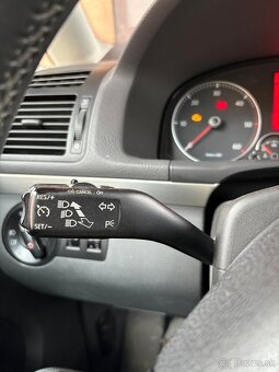 Volkswagen Touran - 10