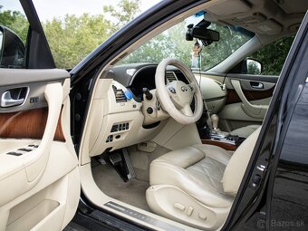 Infiniti FX30dS - 10
