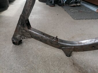 Predám rám so štítkom na Jawa 550 - 10