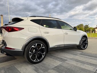 Cupra Formentor 1.4 TSI eHybrid 245k Ťažné/Pano/Kamery/Virtu - 10