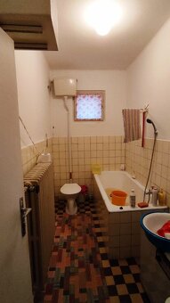 Rodinný dom v obci Sološnica na predaj - 10