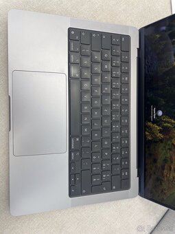 MacBook Pro 14" M2 PRO / 16GB RAM / 512GB SSD top stav - 10