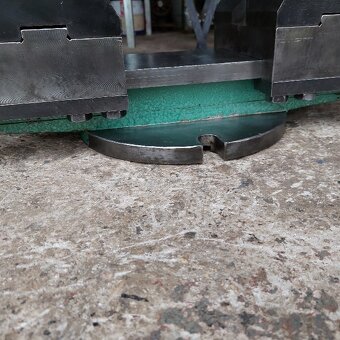 Prizmový , prizmatický zverák - 10