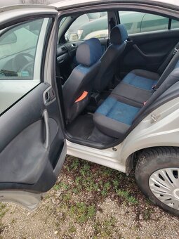 Škoda Octavia 1.6 benzín,75kw - 10