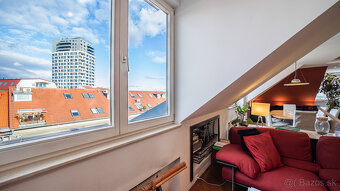 Krásny staromestský byt s veľkou terasou s pôsobivým výhľado - 10