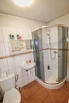Veľký rodinný dom Radošovce - 10
