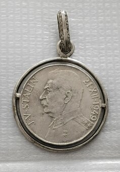 Staré strieborné šperky, prívesky, brošne - 10