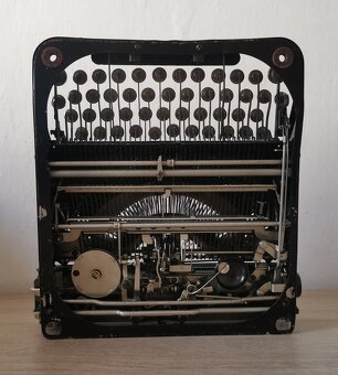 Starožitný písací stroj Remington Portable 3 z roku 1929 - 10