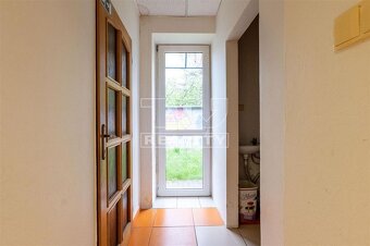 NA PREDAJ RODINNÝ DOM 270m2 V STREDE OBCE TURÁ LÚKA - 10