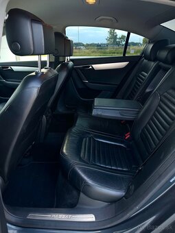 Volkswagen Passat B7 2.0TDI DSG sedan - 10