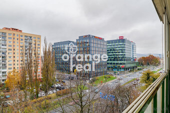 Zariadený 3-izbový byt pri Auparku po kompletnej rekonštrukc - 10