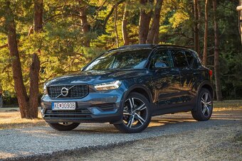 VOLVO XC40 B4 R-DESIGN AWD - 10