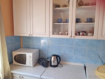 Prenájom-bérlet - Zariadený 2 izbový byt s balkónom - 10