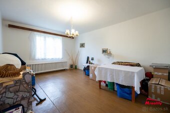 Vidiecky dom v krásnom prostredí vhodný aj na trvalé bývanie - 10