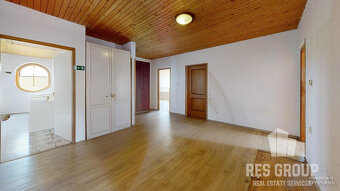 Na predaj, 8i rodinný dom 450 m2, pozemok 900 m2, Trnové, - 10