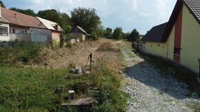 Slnečný stavebný pozemok v obci v Lovčici - Trubín - 10