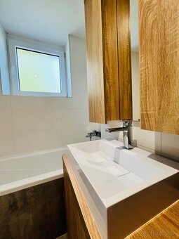 2 izbový novozrekonštruovaný byt s veľkou loggiou, Dlhé Hony - 10