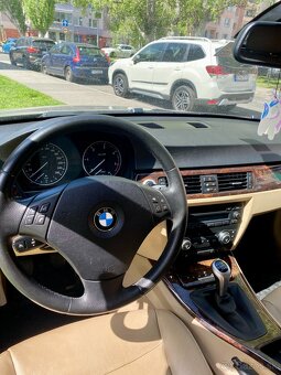 BMW 320d Touring 130kW – koža, nové pneu, STK 01/2026 - 10