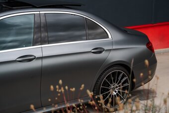Mercedes-Benz E 220d AMG Line / Designo Magno - 10