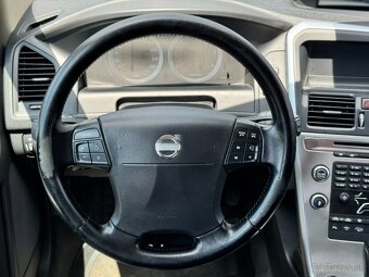 Volvo XC60 2.4D AWD Momentum Geartronic - 10