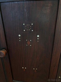 Predám secesny príborník s mramorom - 10