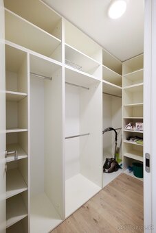 Dizajnový 2-izbový byt s loggiou v projekte Urban Residence - 10