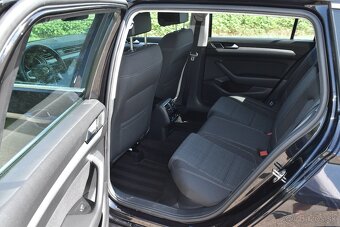 Volkswagen Passat Variant 2.0 TDI DSG/LED/ACC//LANE 14999EUR - 10
