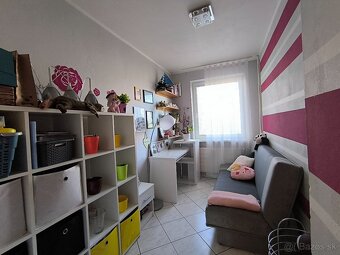 Príjemný 3 izbový byt s loggiou na PREDAJ - 10