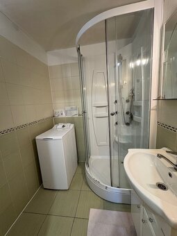 PREDAME 3IZBOVY BYT V NOVOM MESTE NAD VAHOM - 10