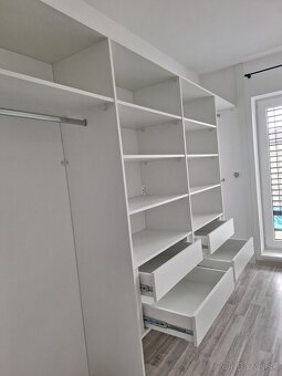 Vstavané skrine a nábytok na mieru - 10