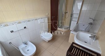 ZARIADENÝ VEĽKOMETRÁŽNY 2 IZBOVÝ BYT V CENTRE MESTA,... - 10