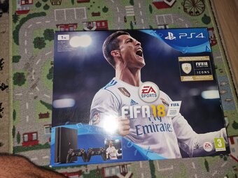 Playstation 4 - 10