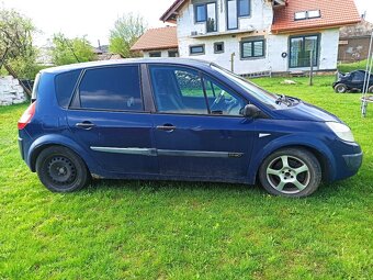 Renault Megane Scenic - 10