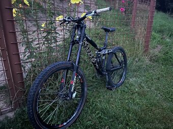 Zjazdový bicykel KONA - 10