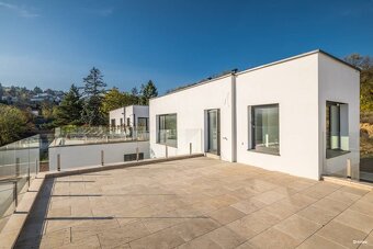 ZNÍŽENÁ CENA | Luxusná 5i vila so záhradou a privátnym výťah - 10