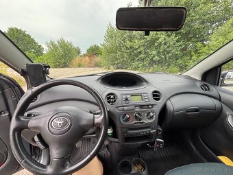 Toyota yaris 1.4D4D - 10