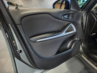 Opel Zafira 1.6 TURBO 136k Edition AT6 - 10