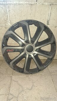 Zimne pneumatiky 195/65 r15,plechové disky. - 10